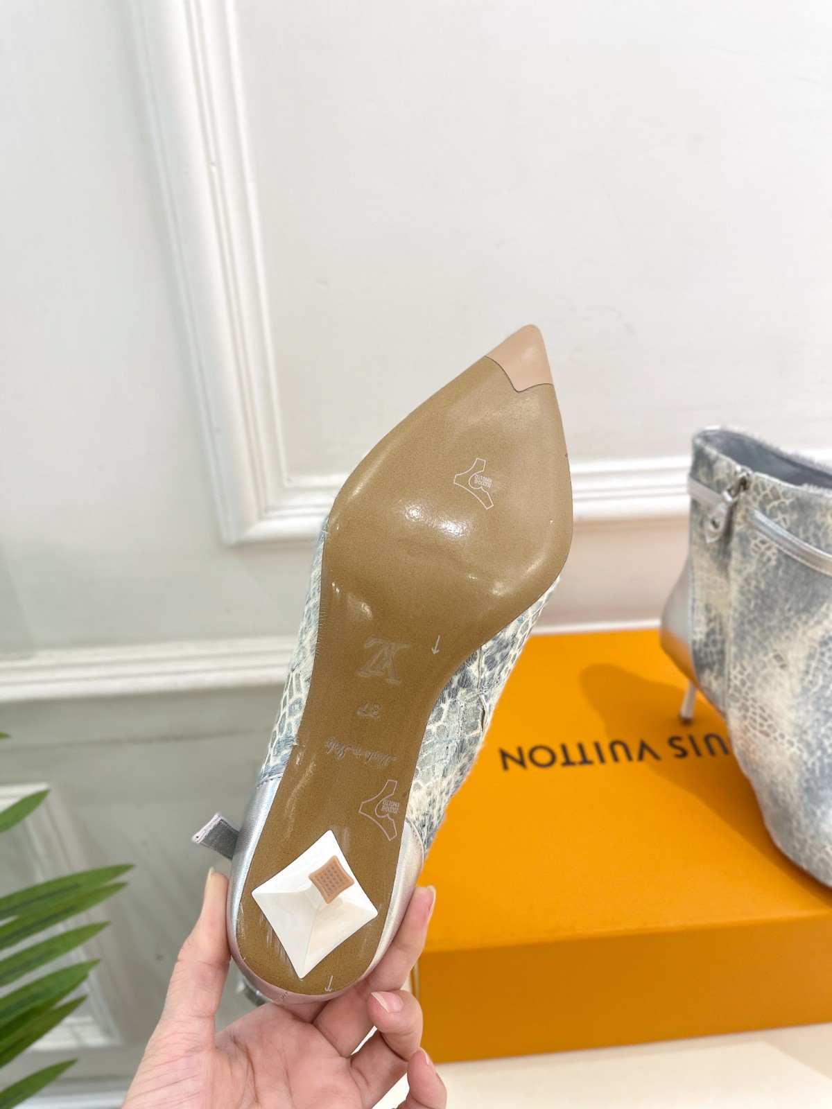 020 46123148 size 34-41