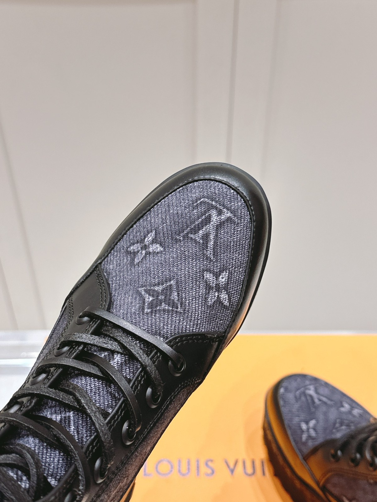 016 38123131 size 35-42