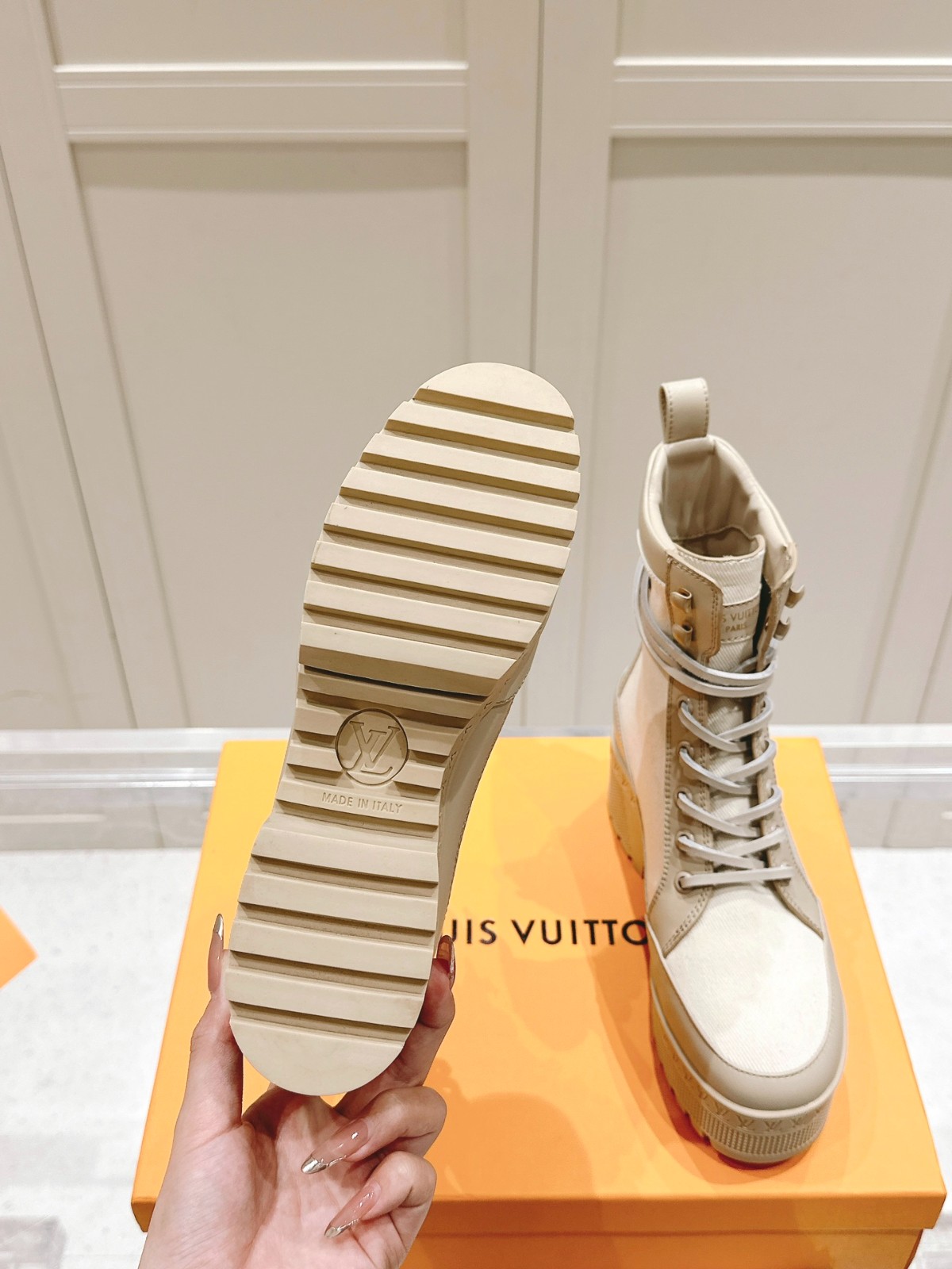 014 38123131 size 35-42
