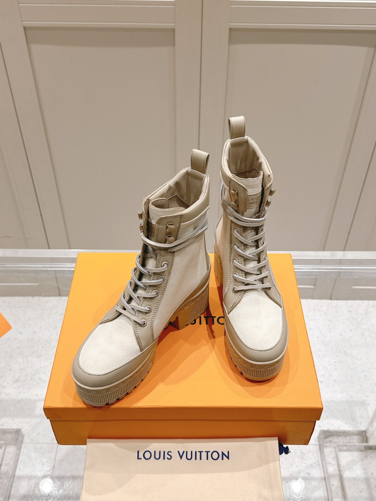 014 38123131 size 35-42