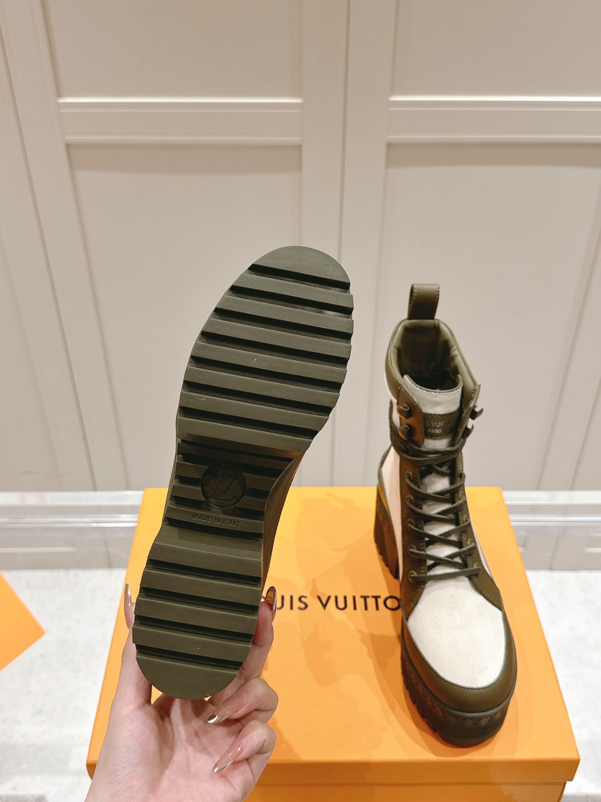 013 38123131 size 35-42