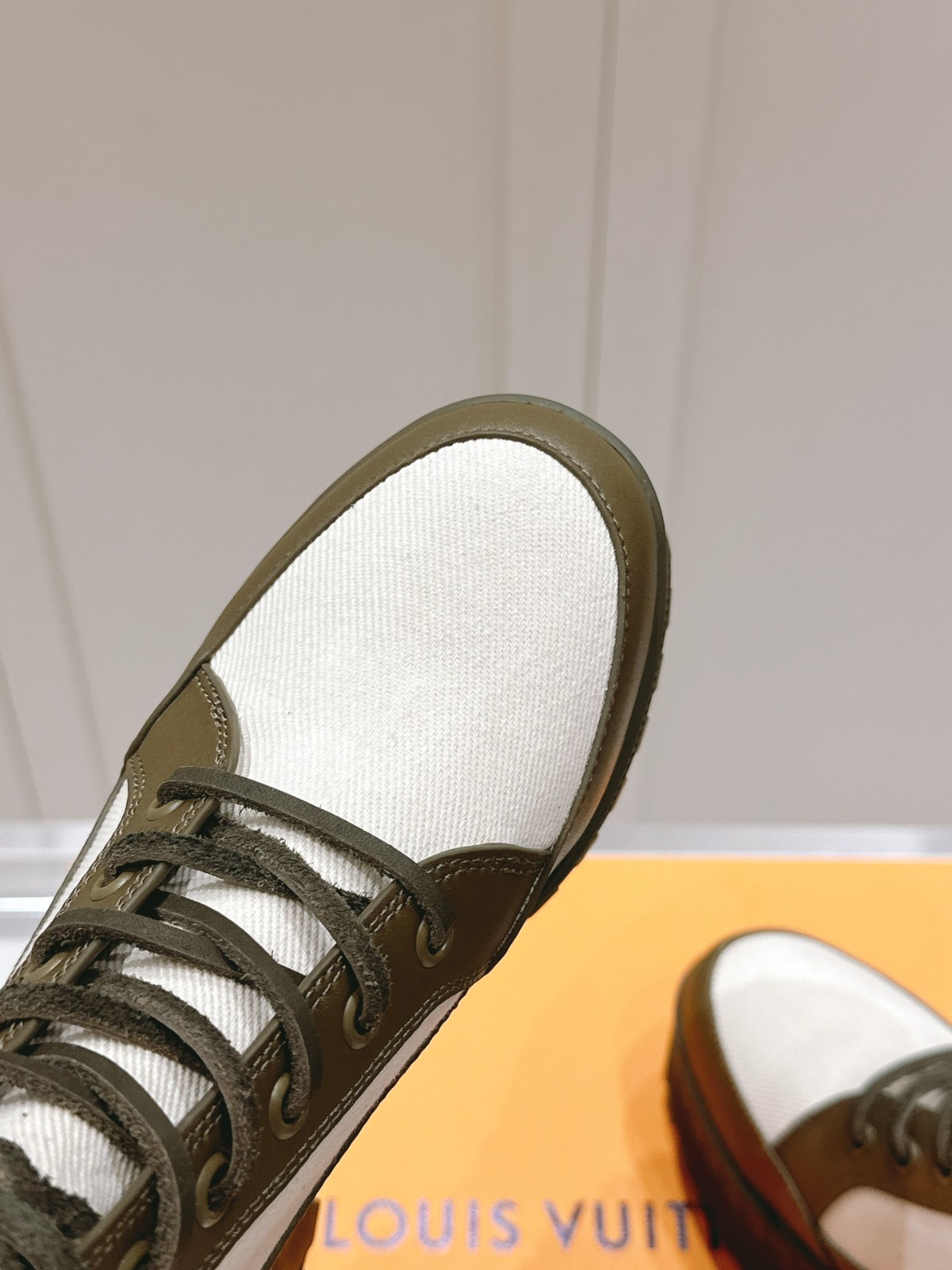 013 38123131 size 35-42