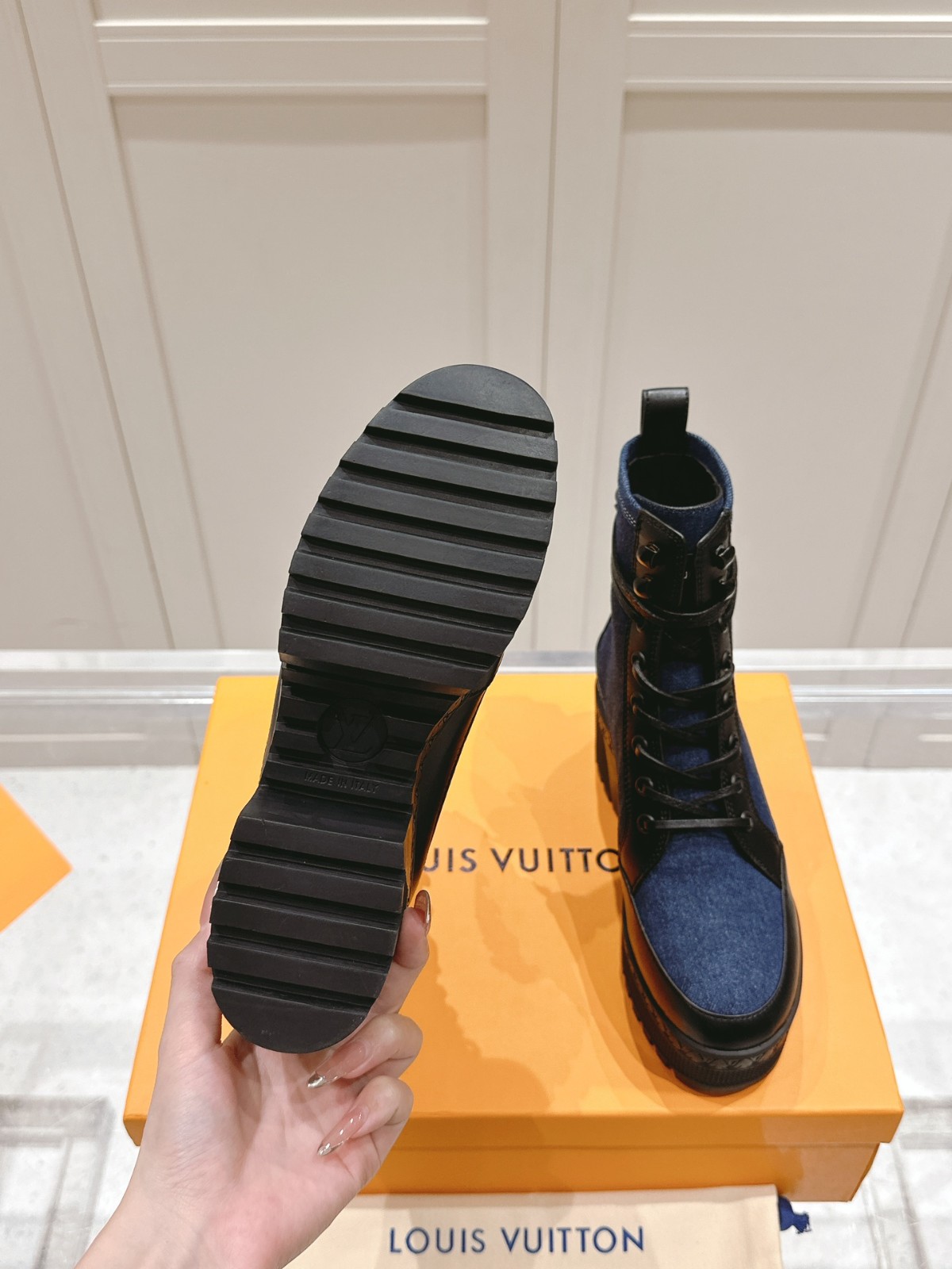 012 38123131 size 35-42