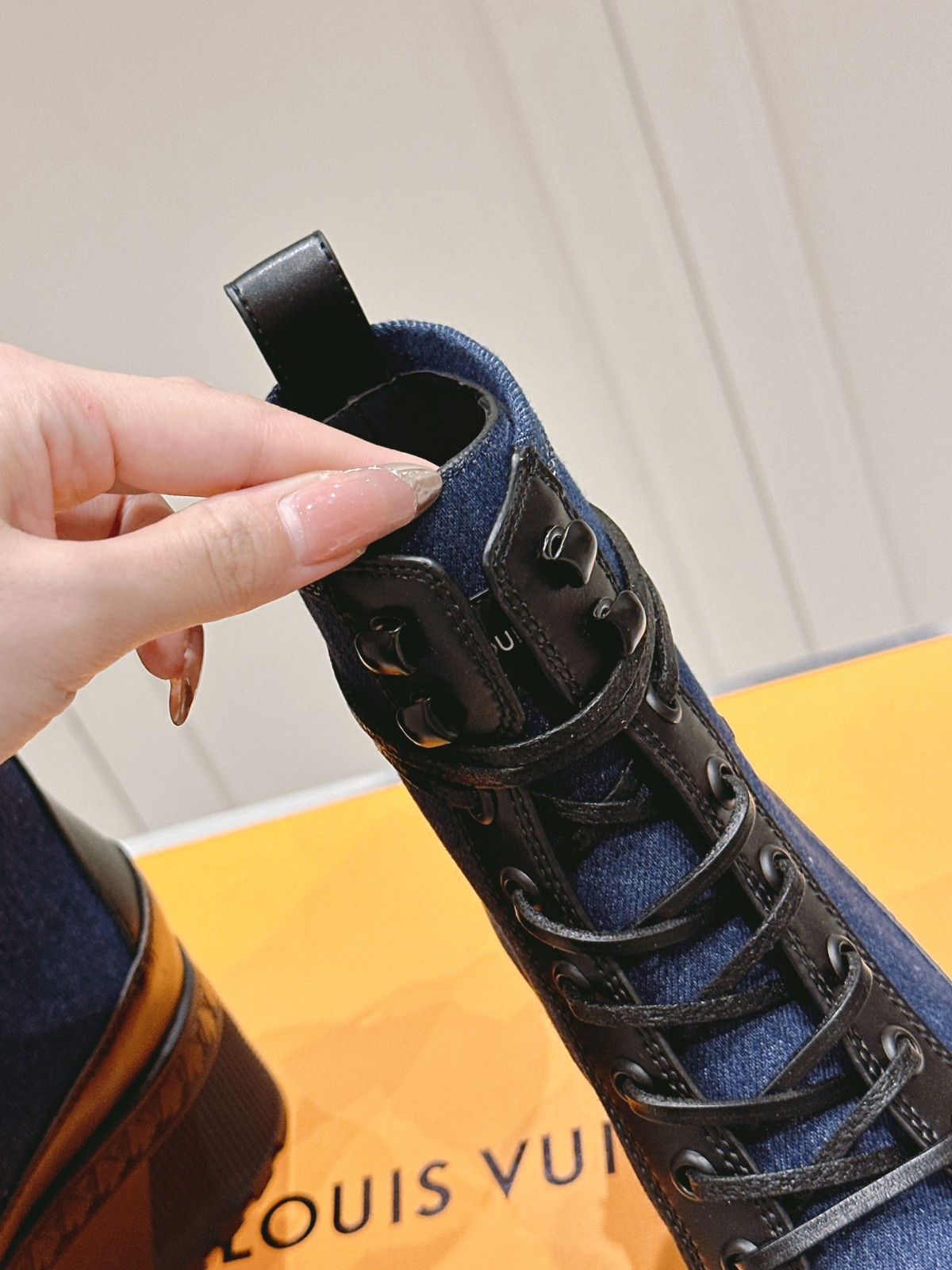 012 38123131 size 35-42