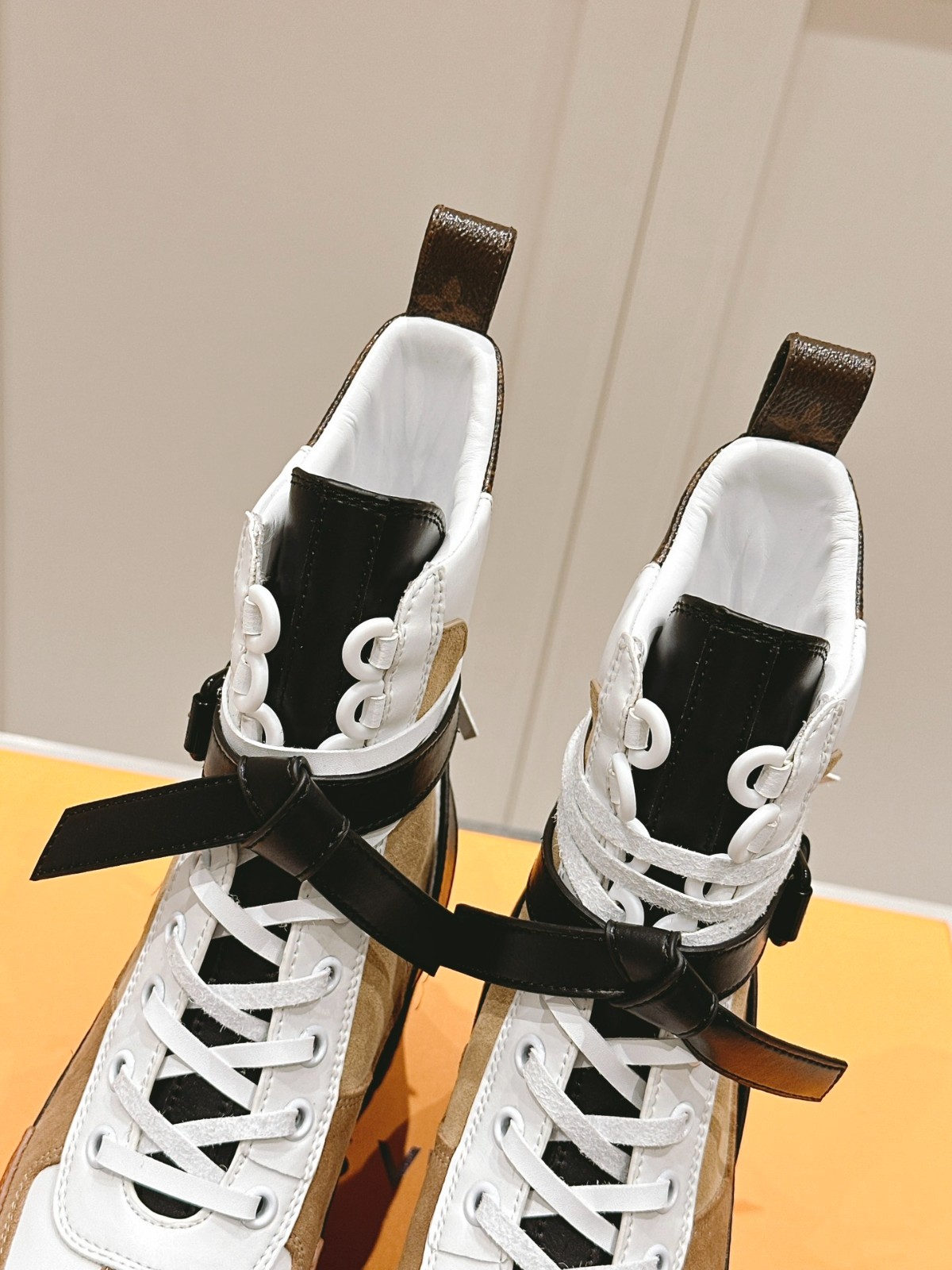 011 42123137 size 35-42