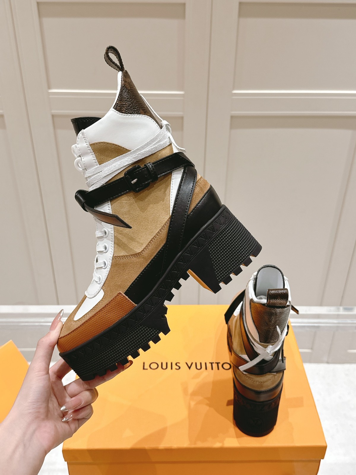 011 42123137 size 35-42