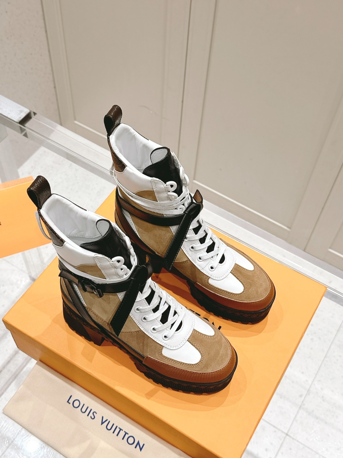 011 42123137 size 35-42