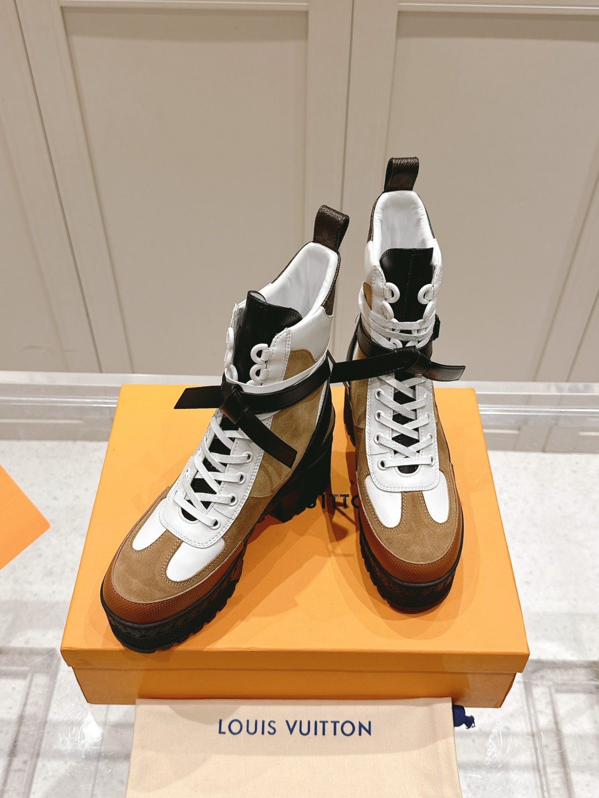 011 42123137 size 35-42