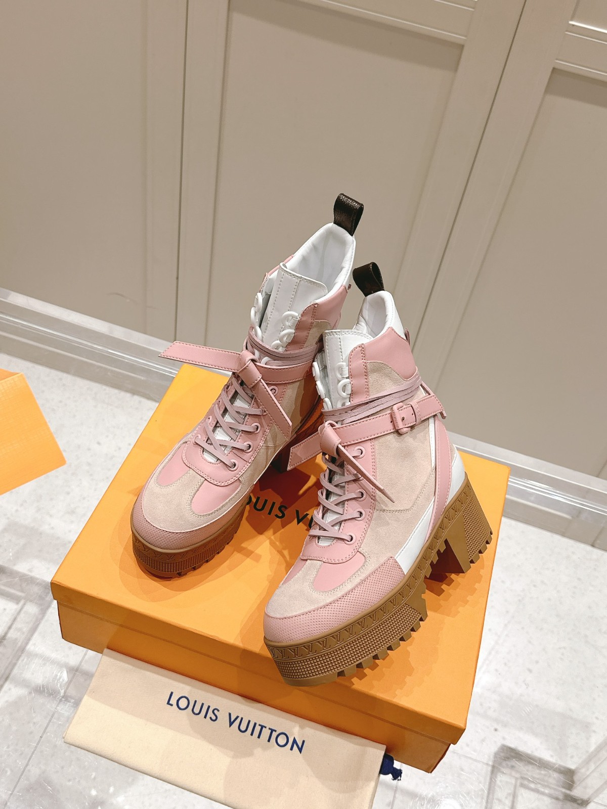 010 42123137 size 35-42