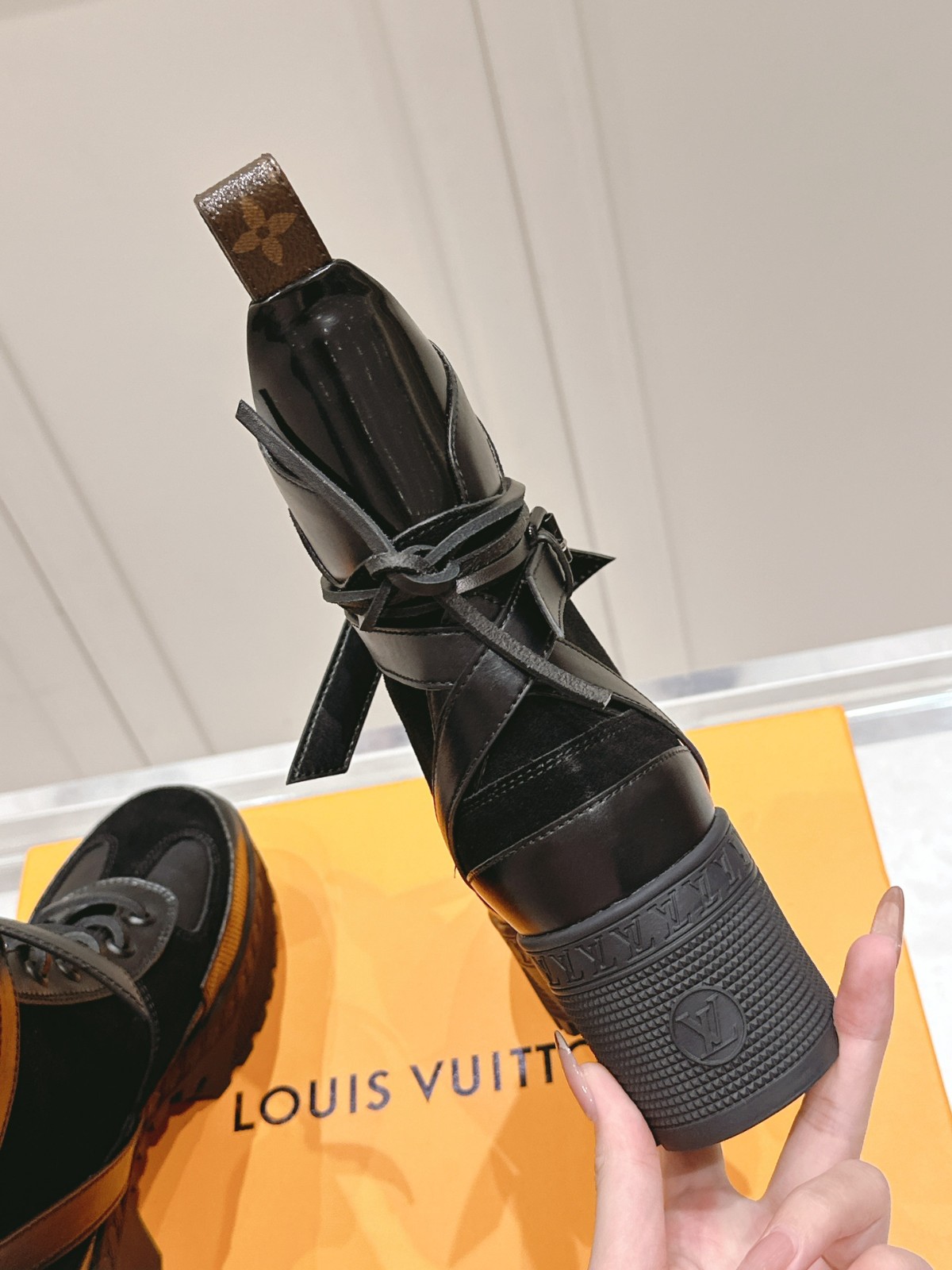 009 42123137 size 35-42