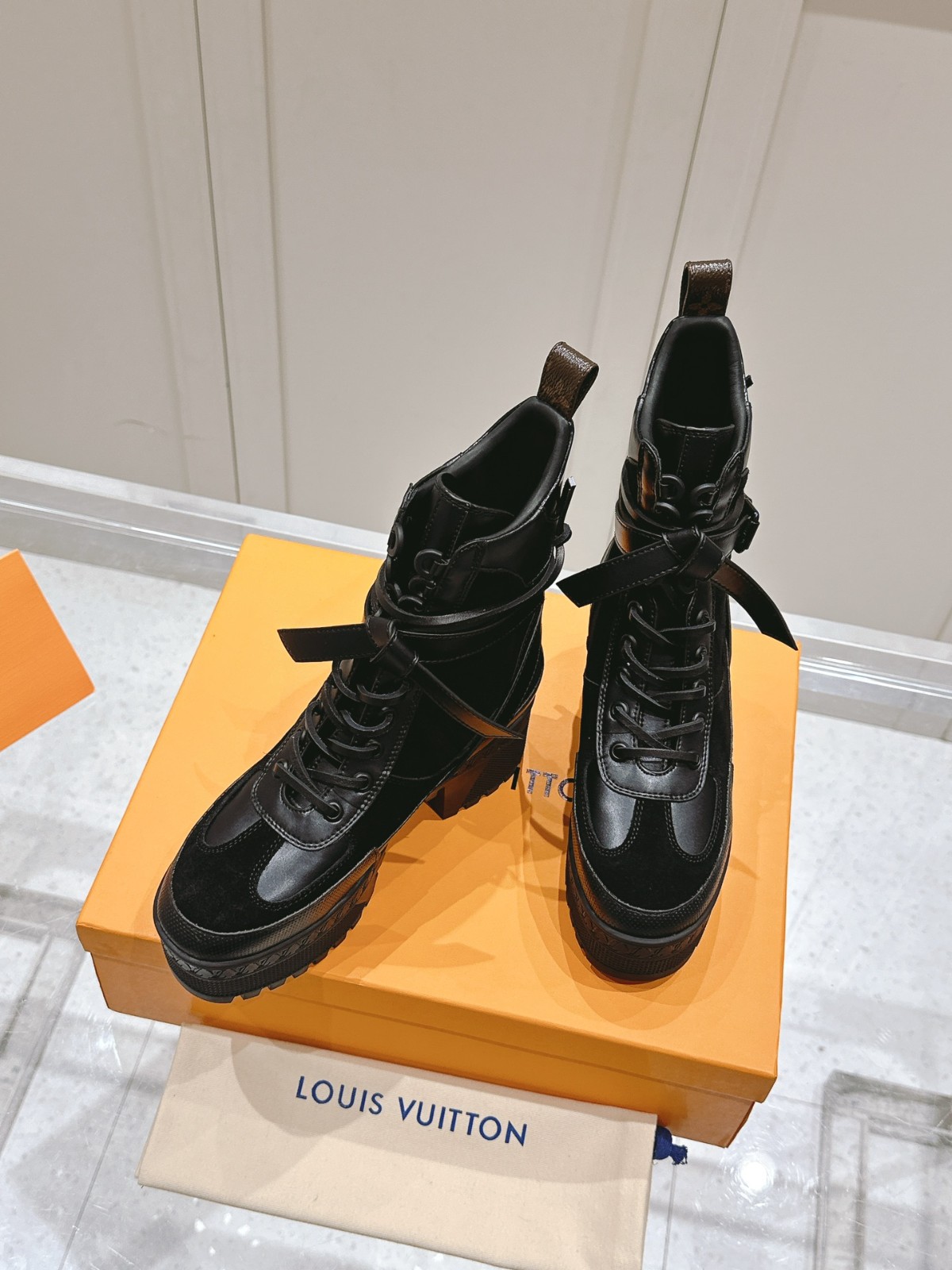 009 42123137 size 35-42