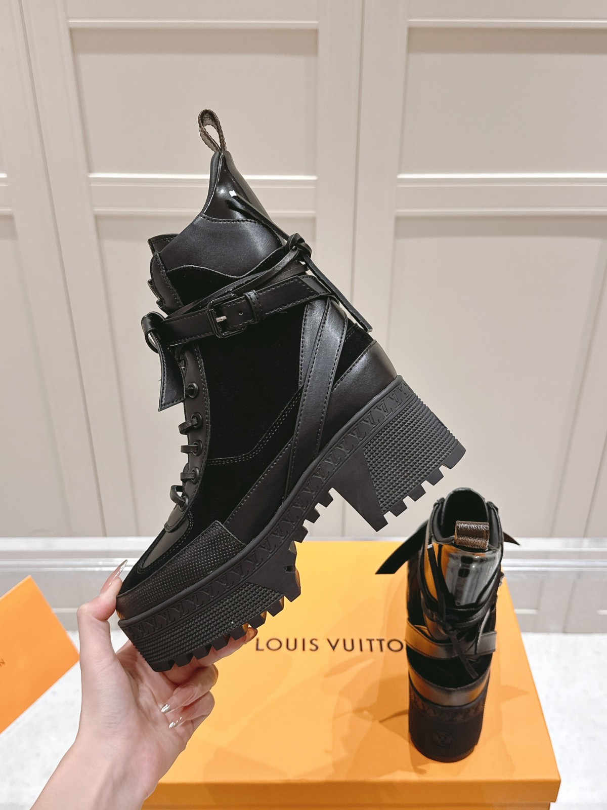 009 42123137 size 35-42