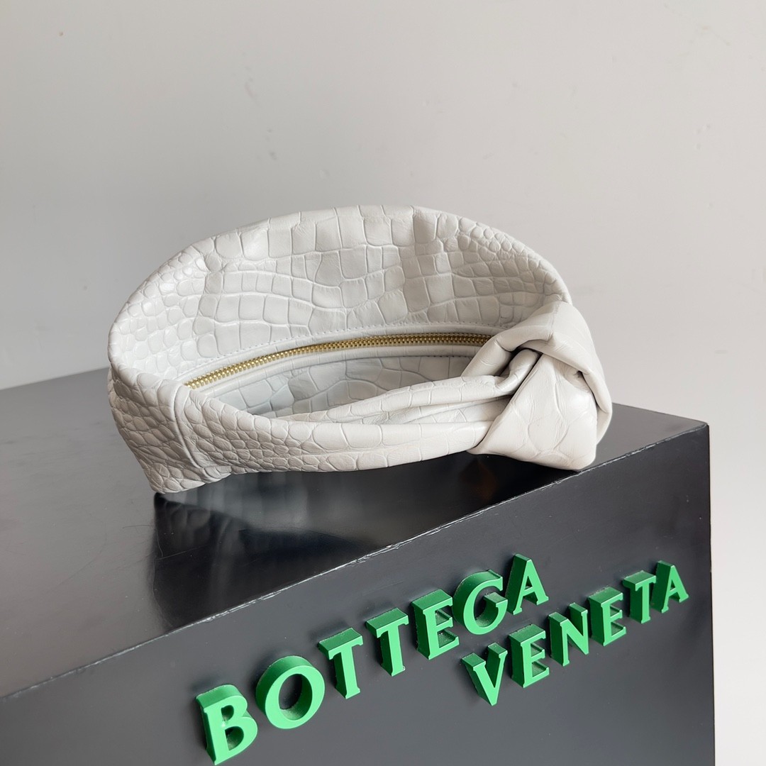 107 size 23x15x5cm
