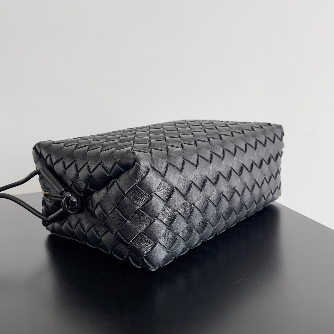 102 size 25x18x11cm