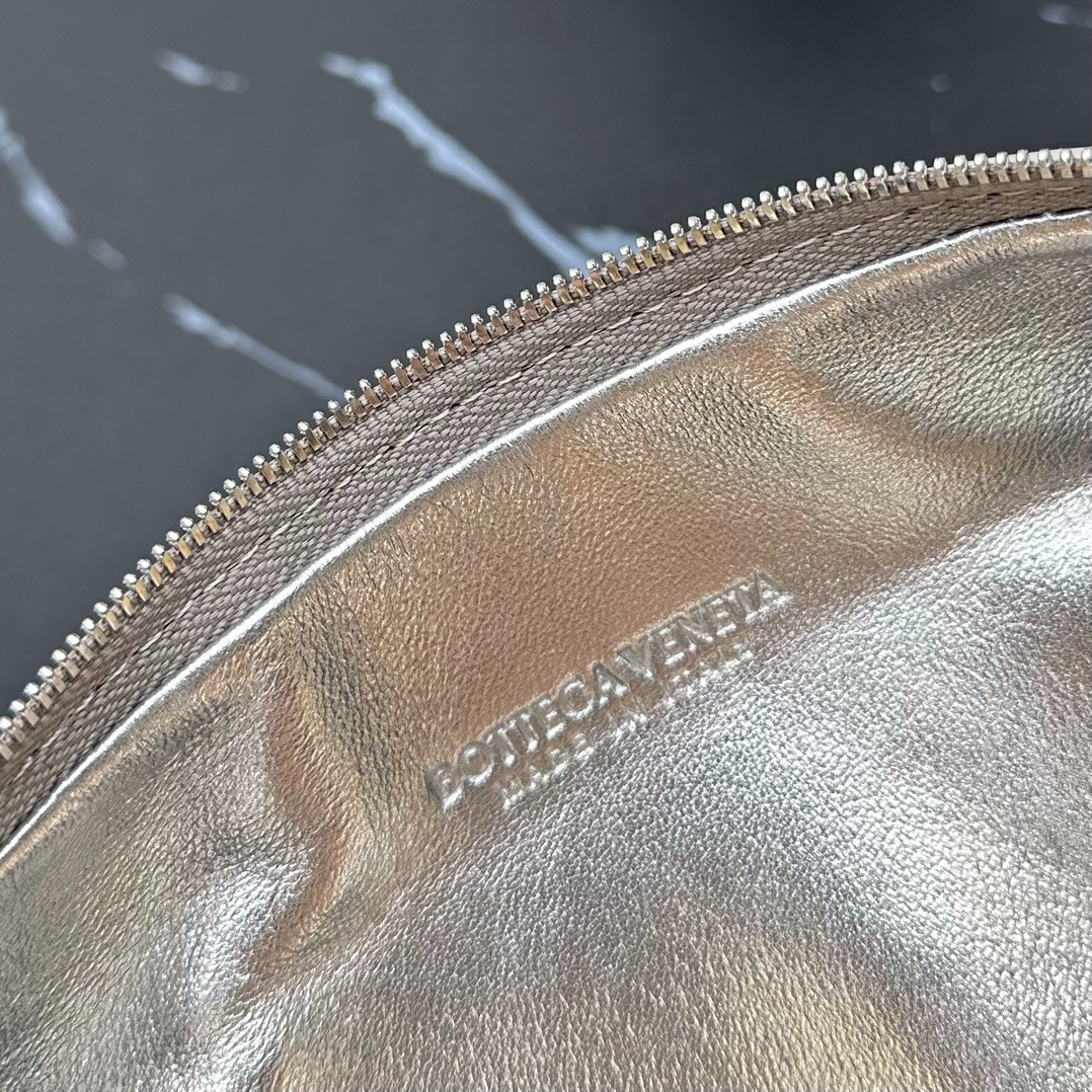 070 80123213 size 22x15.5x9cm