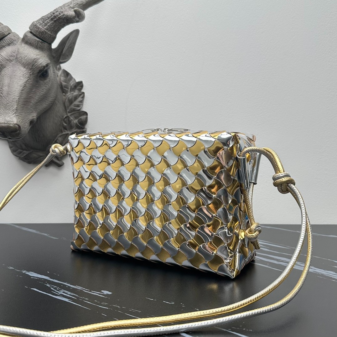 070 80123213 size 22x15.5x9cm