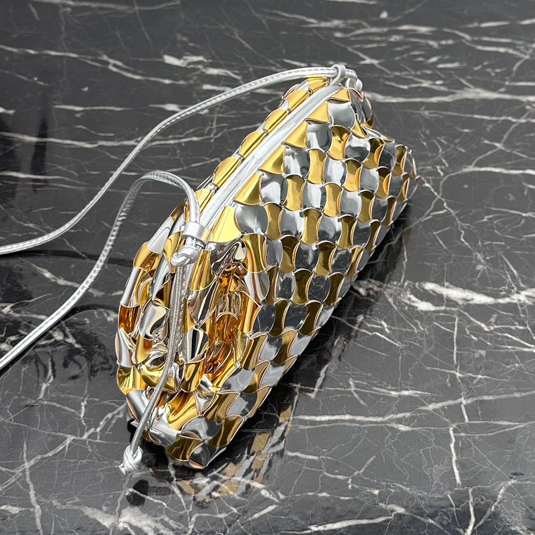 068 73123207 size 22x12x7cm