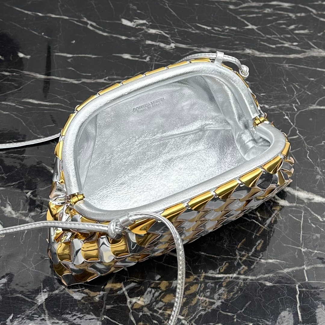 068 73123207 size 22x12x7cm