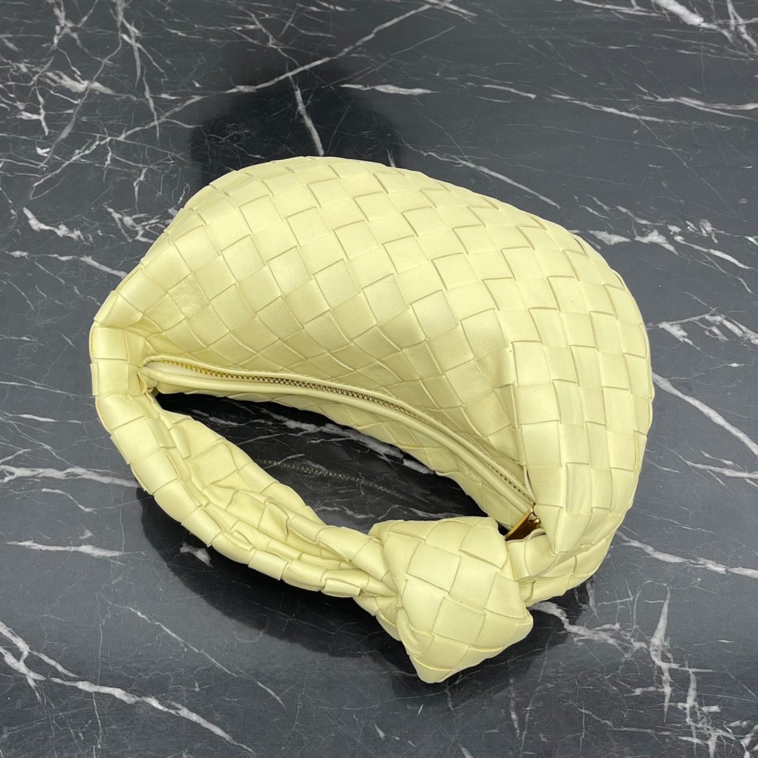 037 58123172 size 28×23×8cm