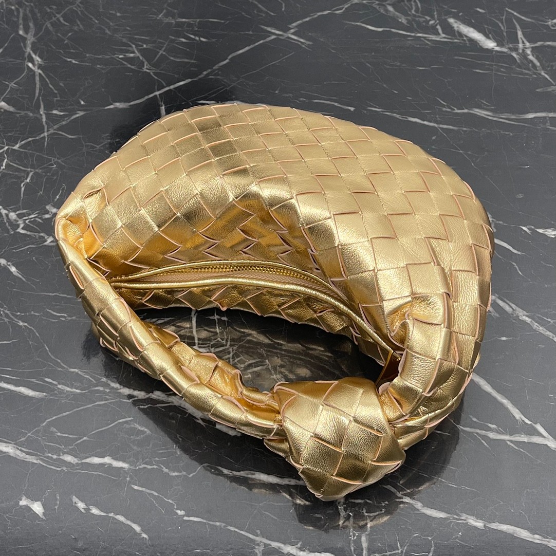 026 58123172 size 28×23×8cm