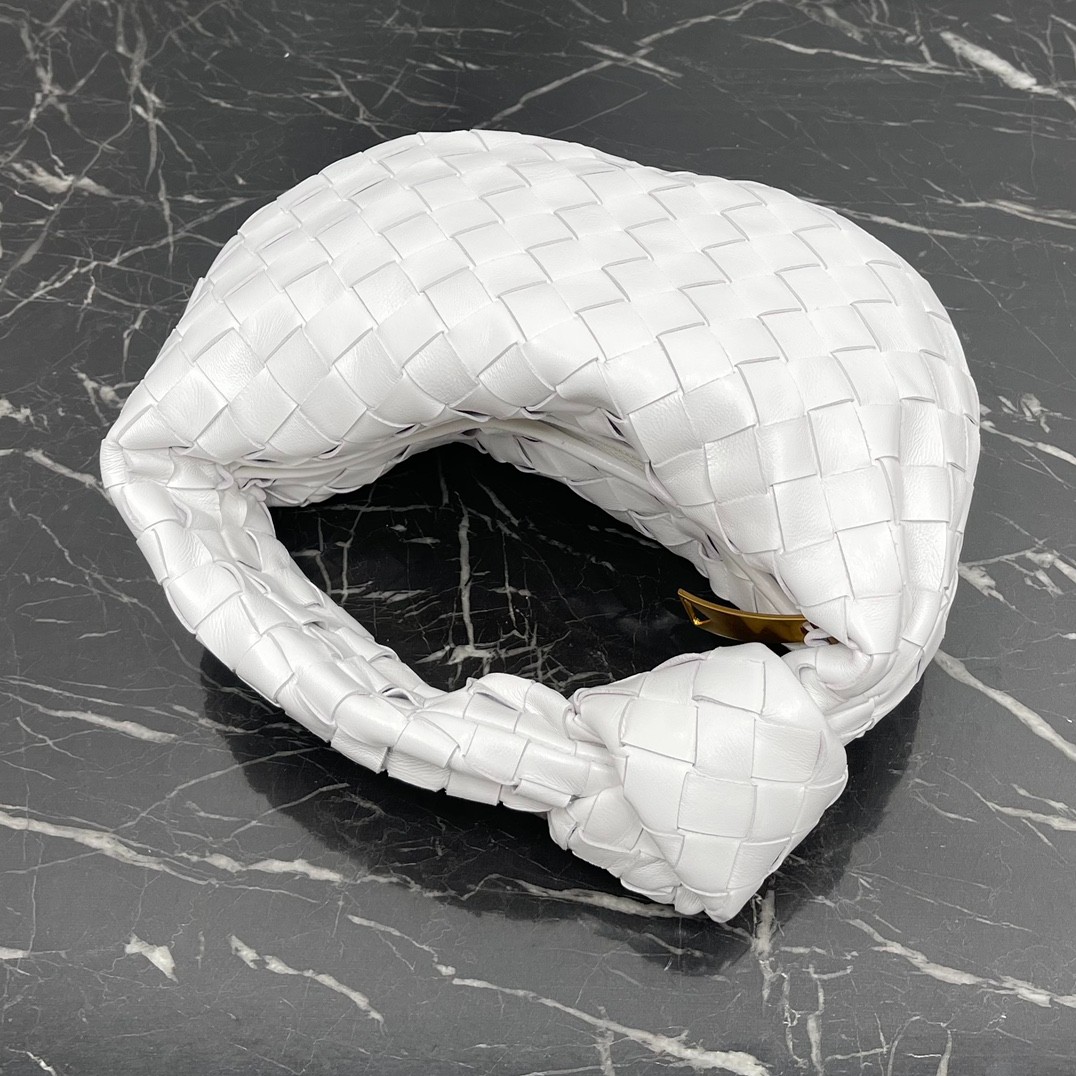 022 58123172 size 28×23×8cm