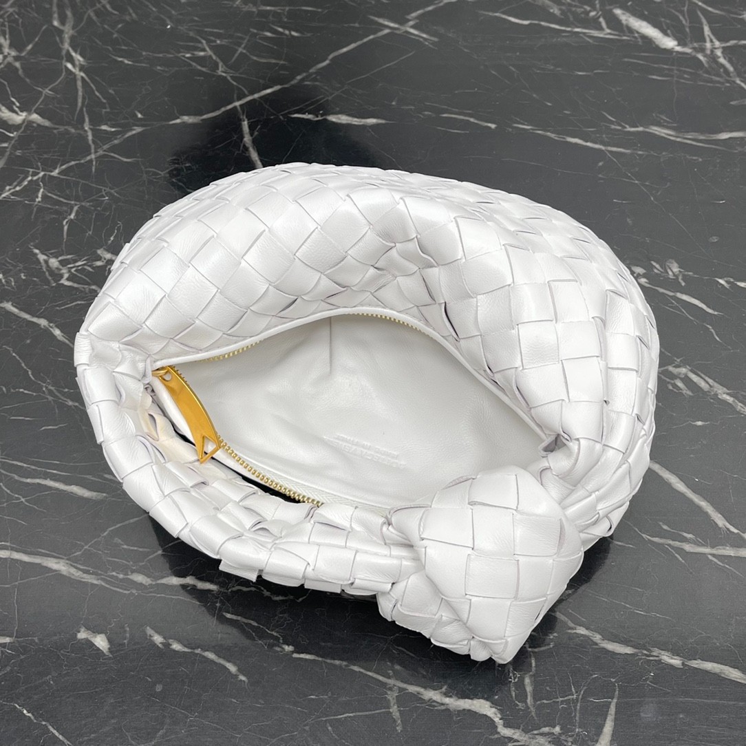 022 58123172 size 28×23×8cm