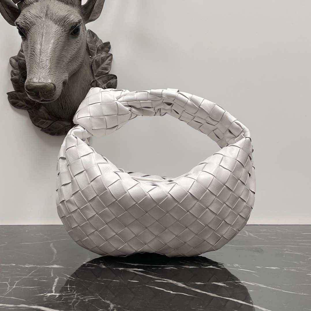 022 58123172 size 28×23×8cm