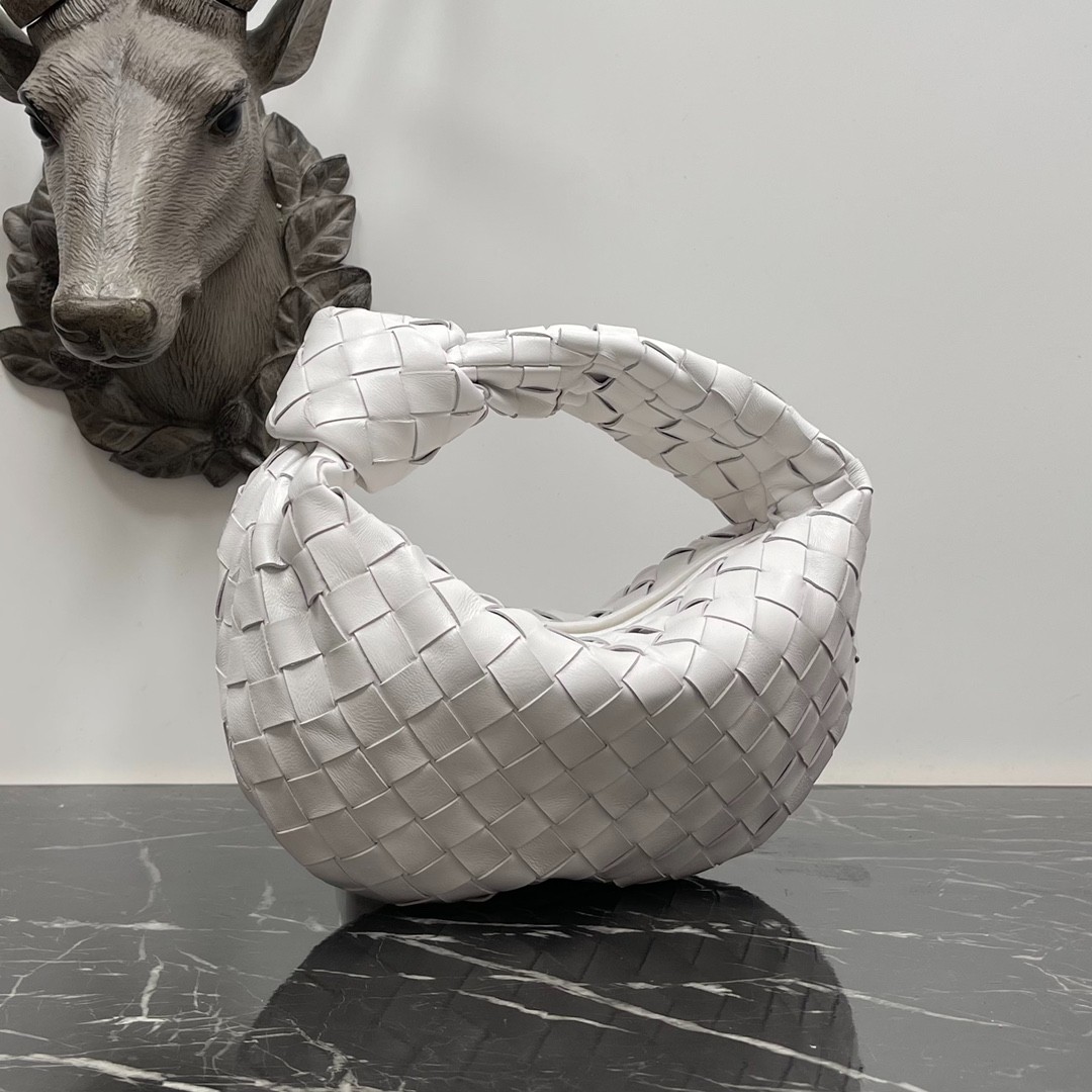 022 58123172 size 28×23×8cm