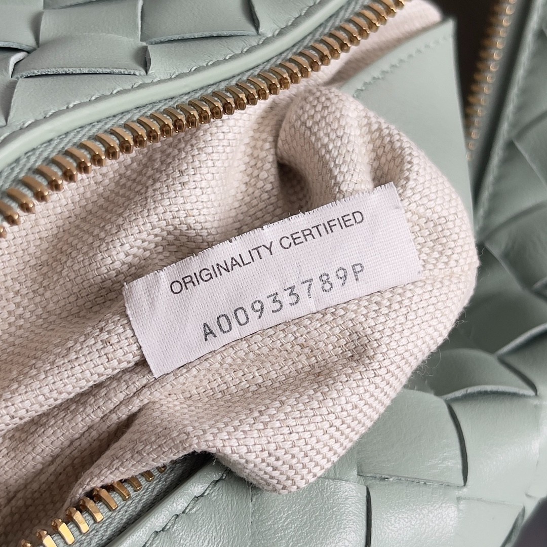 008 82123216 size 19x12x9cm
