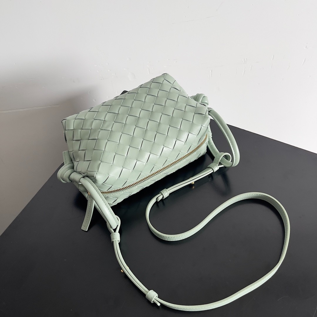 008 82123216 size 19x12x9cm