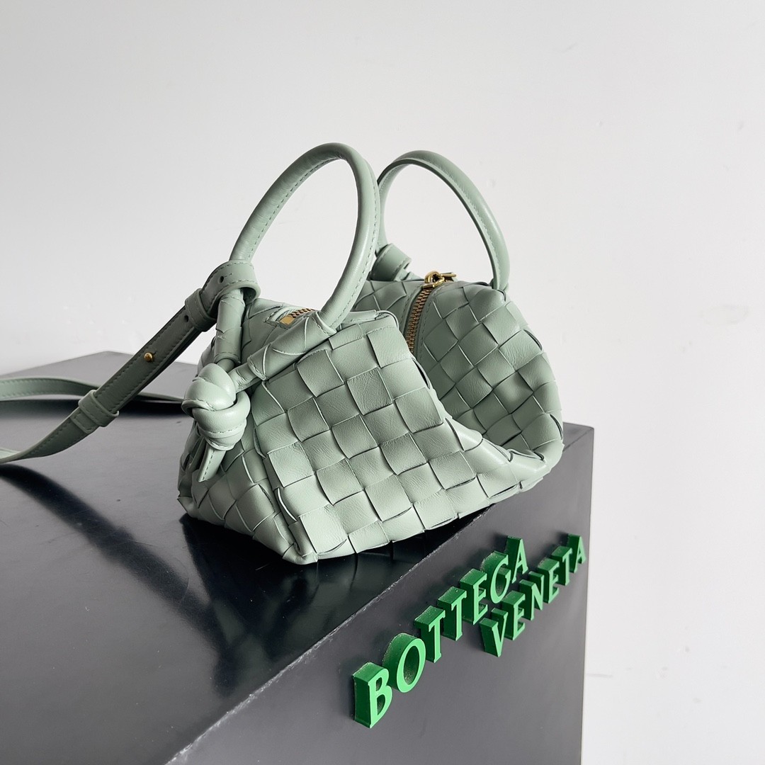 008 82123216 size 19x12x9cm