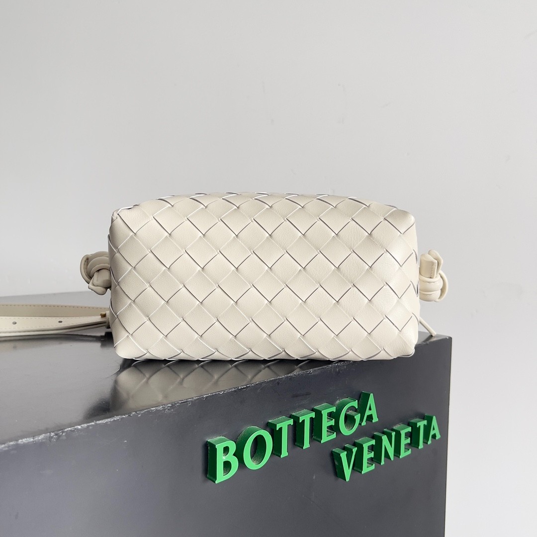 006 82123216 size 19x12x9cm