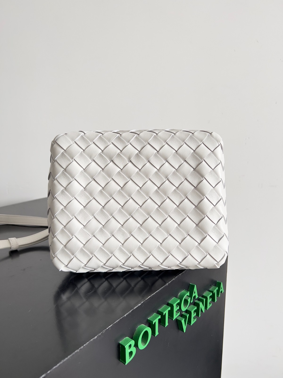 001 98123264 size 21x17x16.5cm