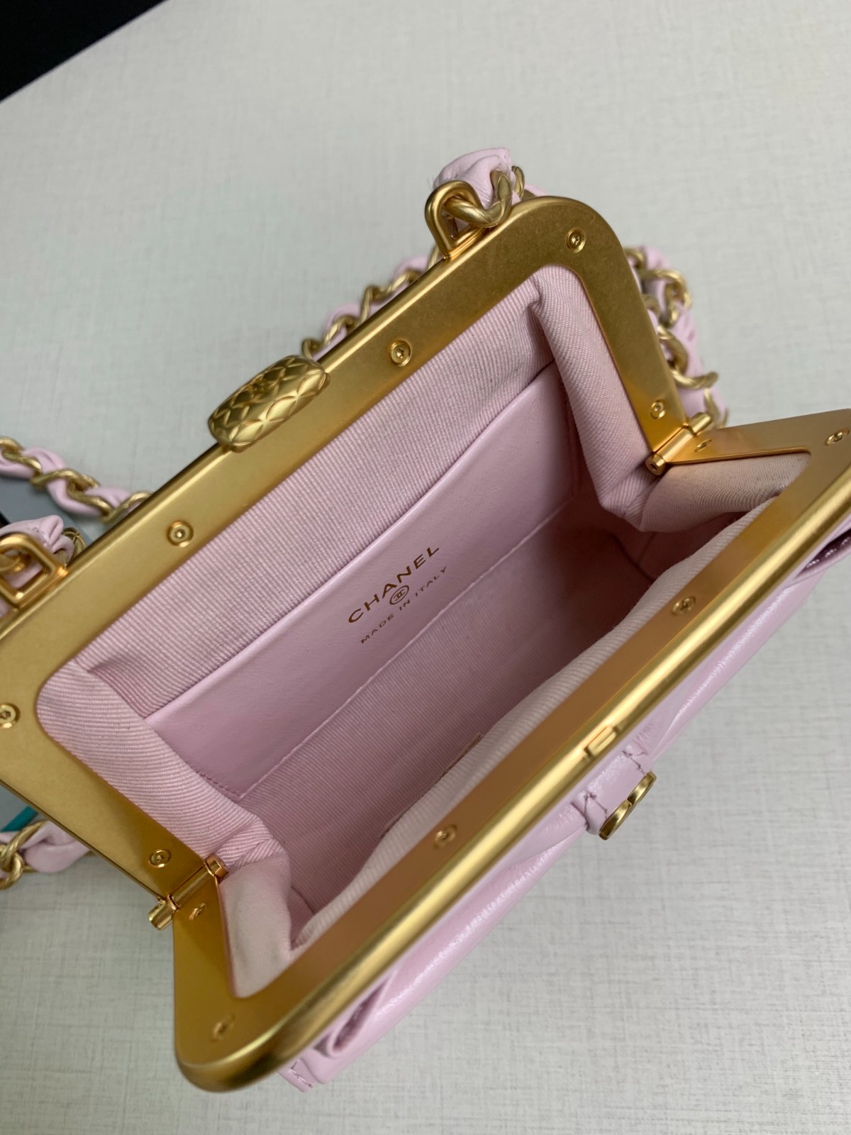 055 68123201 size 13x10x3.5cm