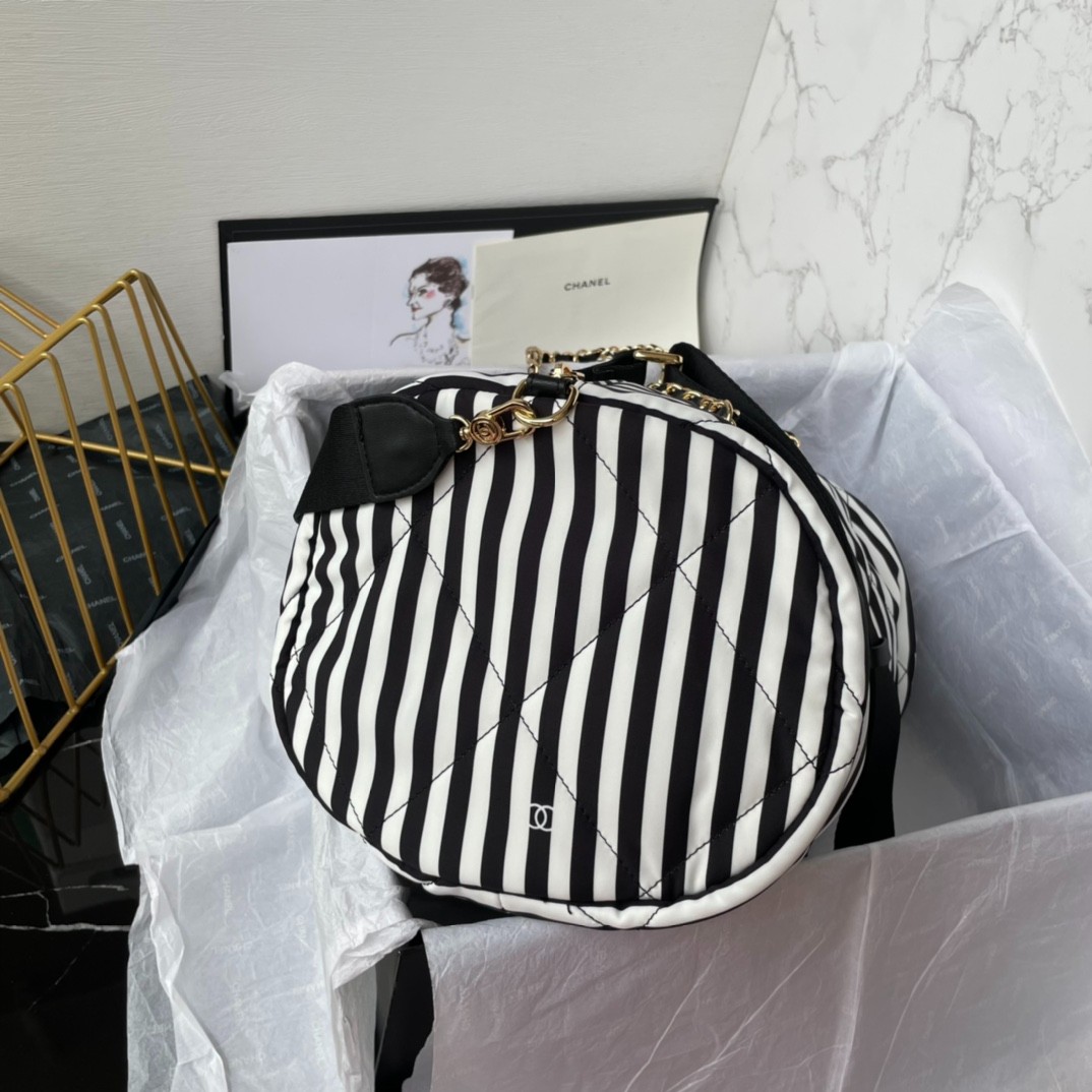 037 size 20x35x18cm