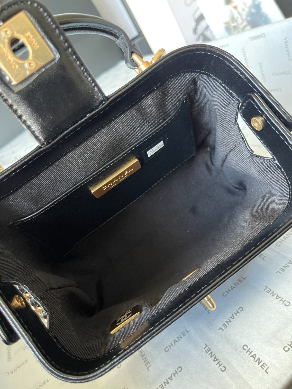 028 68123199;78123221 size 12×18×7cm;size 16×23.5×8cm
