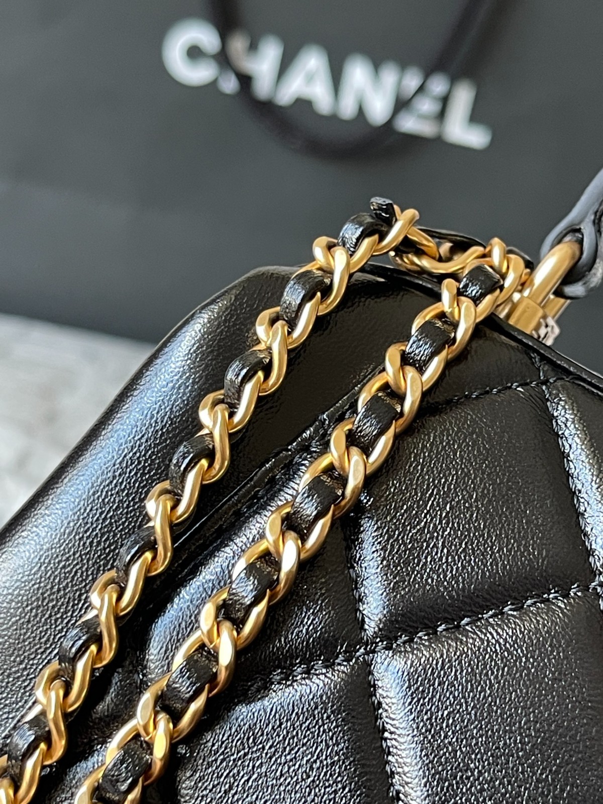 028 68123199;78123221 size 12×18×7cm;size 16×23.5×8cm