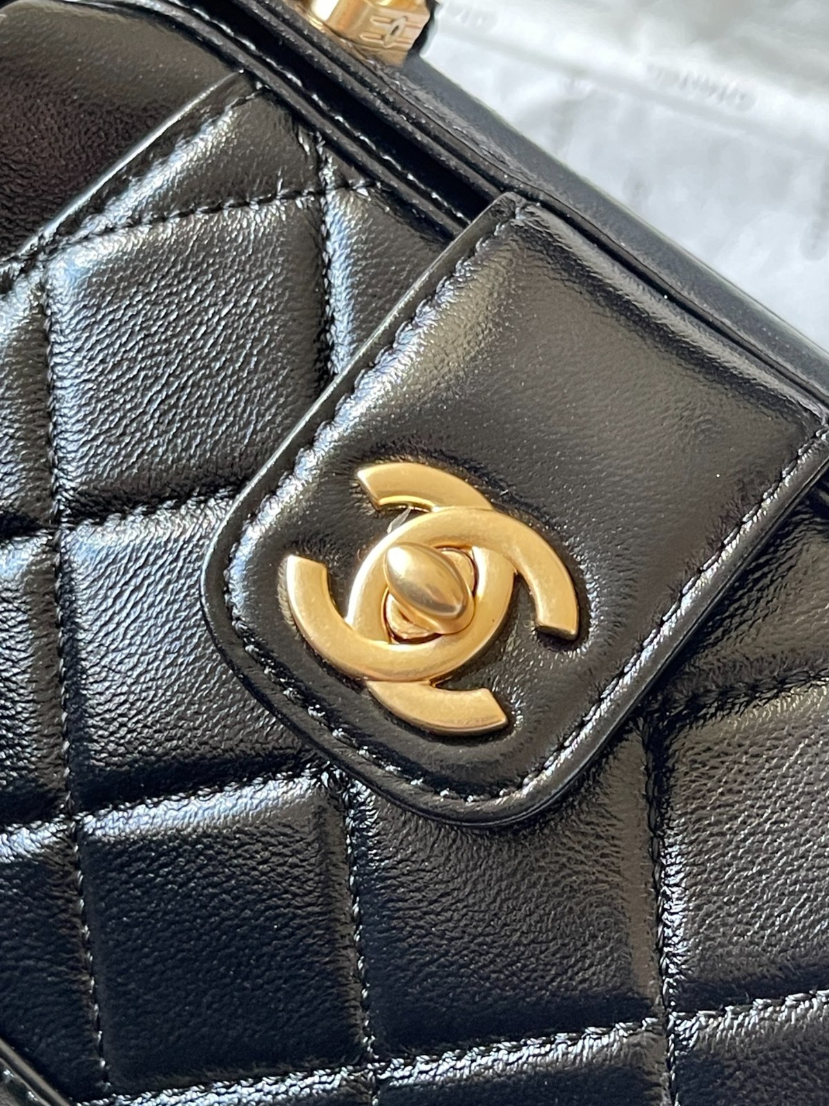 028 68123199;78123221 size 12×18×7cm;size 16×23.5×8cm