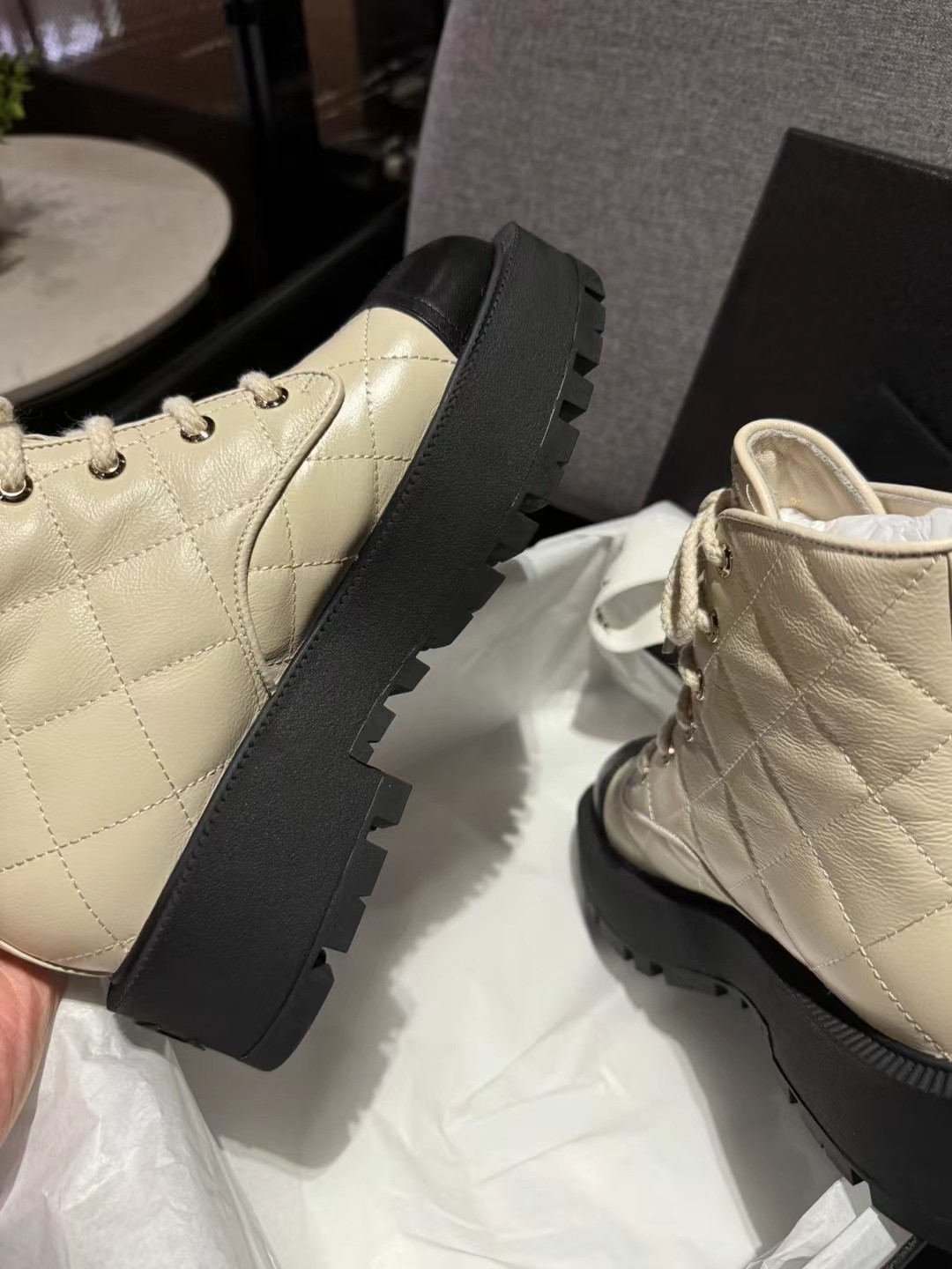 070 40123138 size 35-41