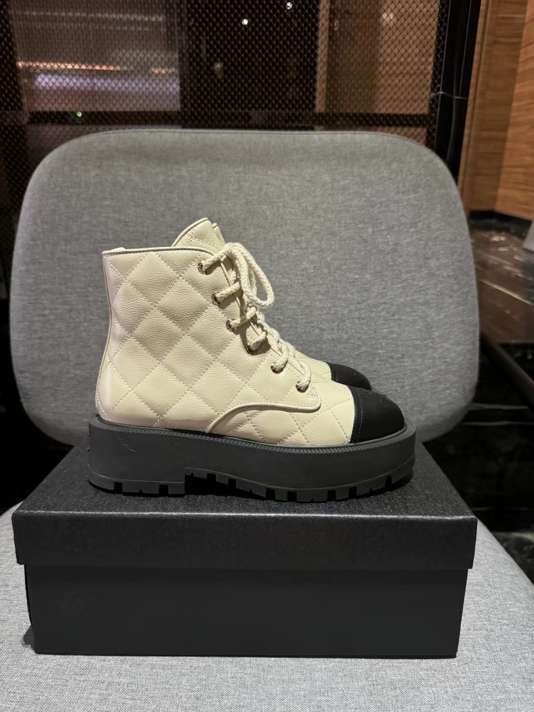 070 40123138 size 35-41
