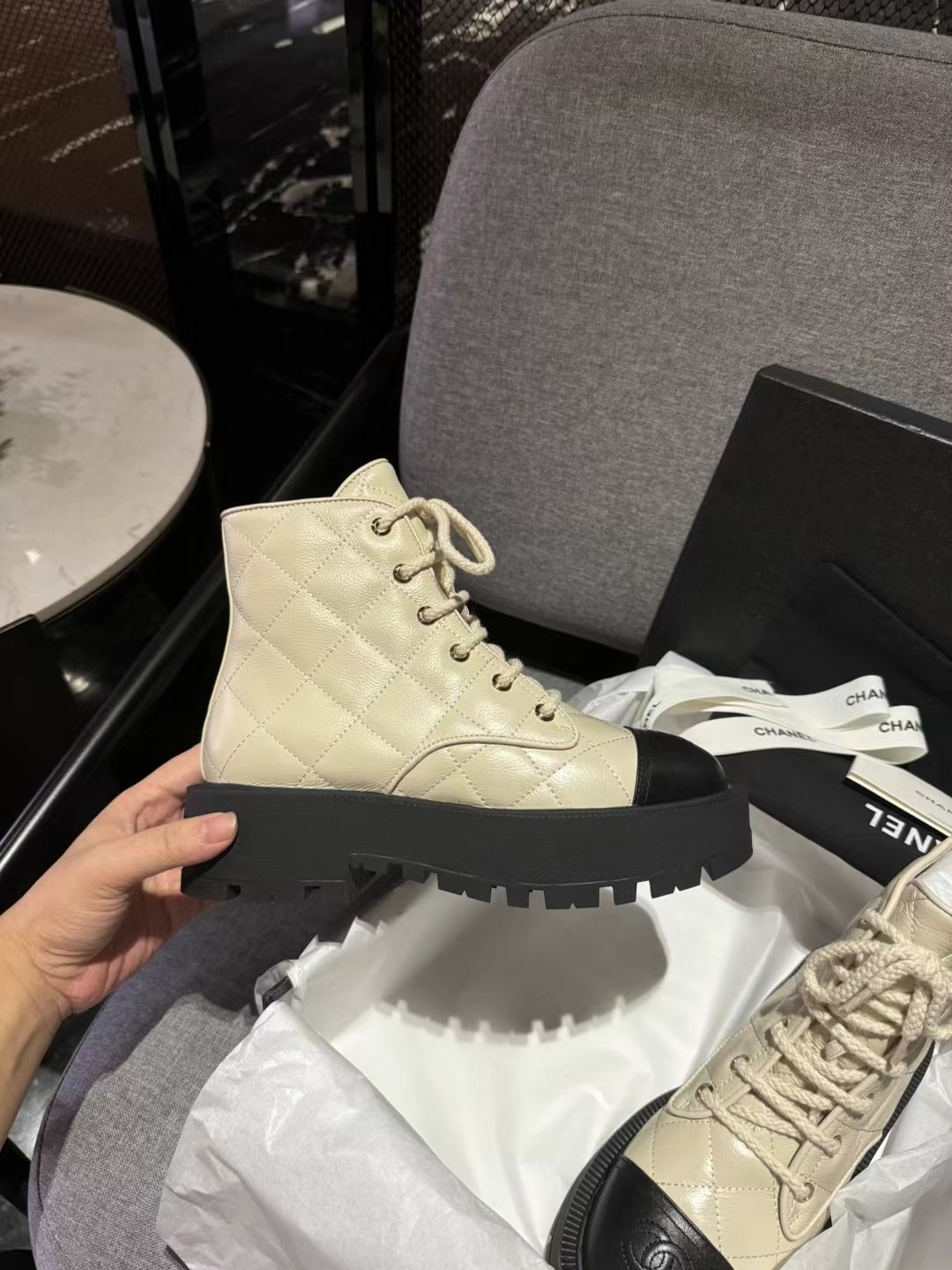 070 40123138 size 35-41