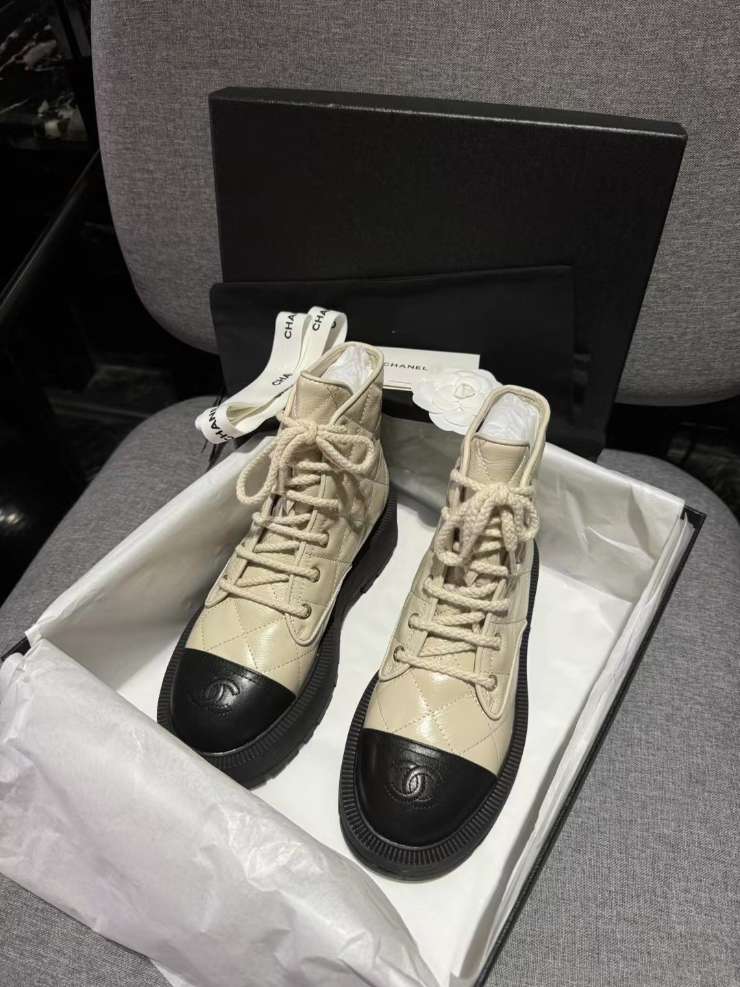 070 40123138 size 35-41