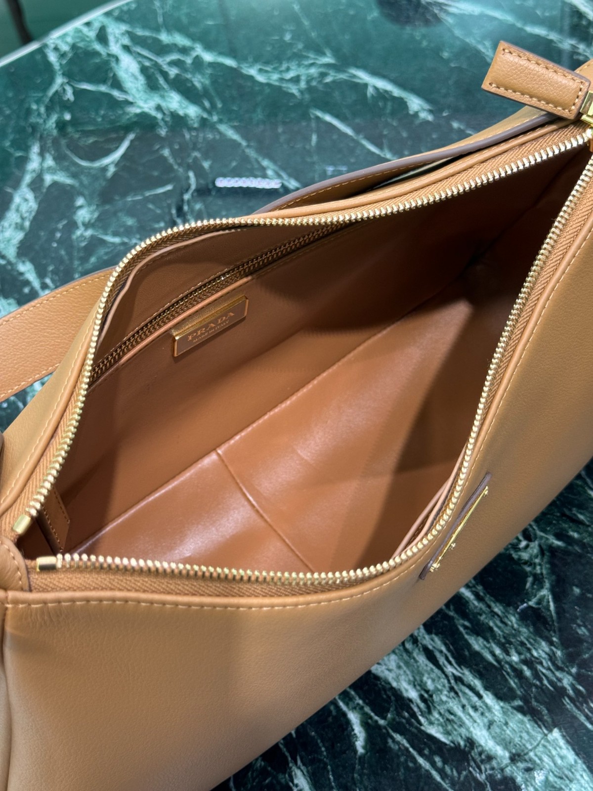 070 78123216 size 39x24x11.5cm
