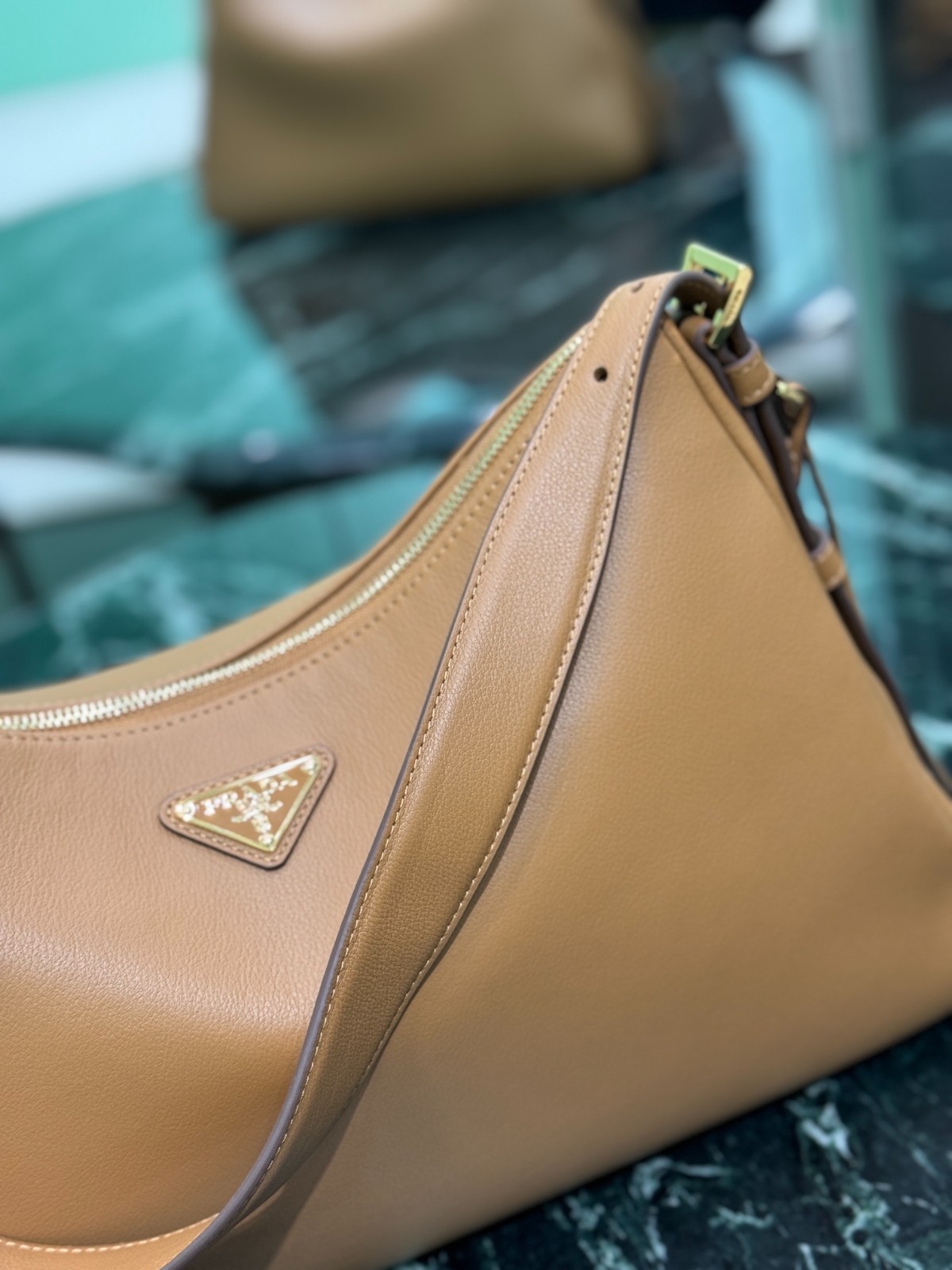 070 78123216 size 39x24x11.5cm