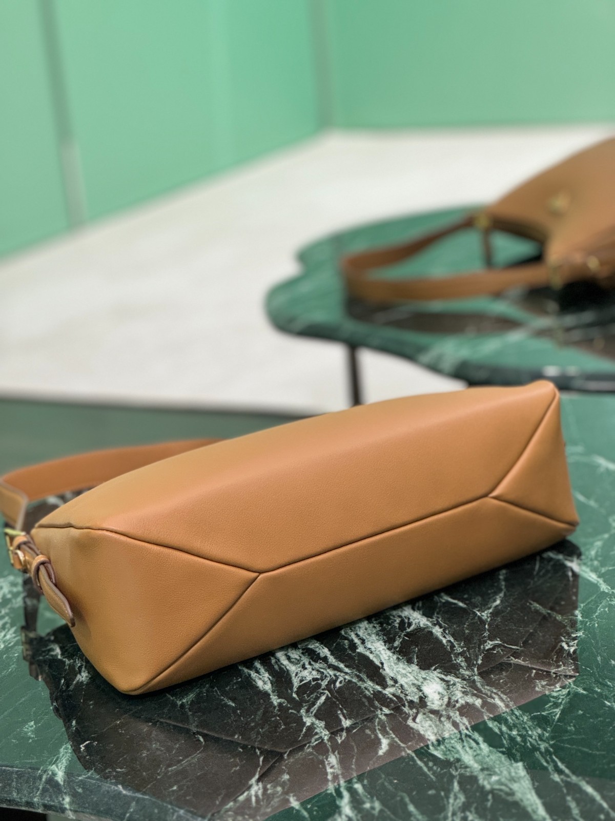 070 78123216 size 39x24x11.5cm