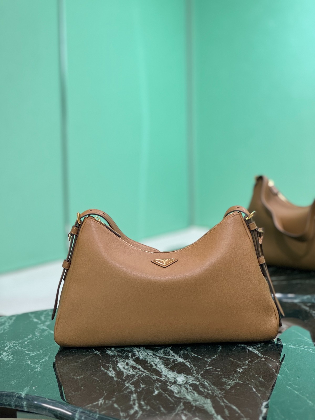 070 78123216 size 39x24x11.5cm