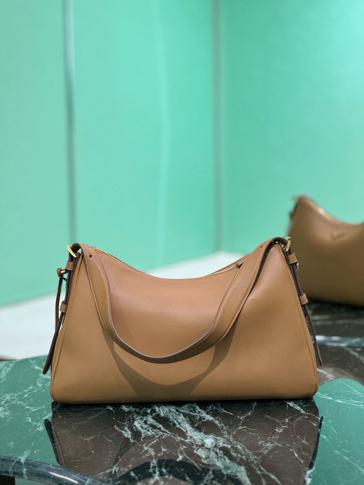 070 78123216 size 39x24x11.5cm