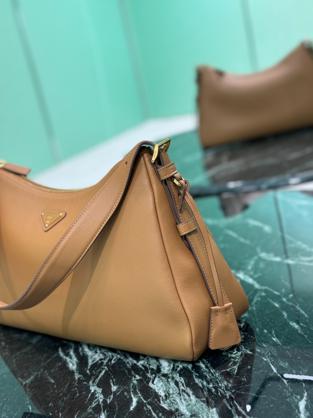 070 78123216 size 39x24x11.5cm