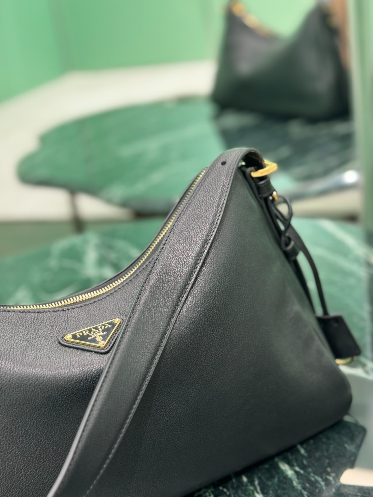 067 78123216 size 39x24x11.5cm