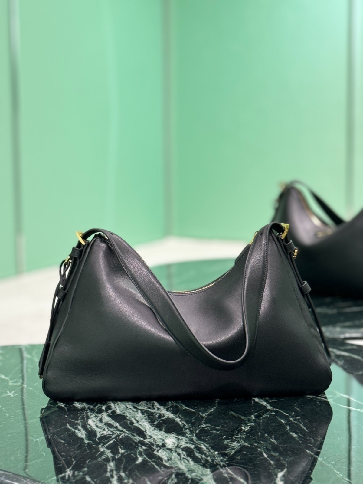 067 78123216 size 39x24x11.5cm